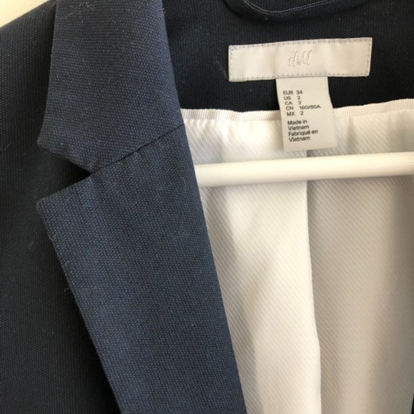 H&M Structured Navy Blazer - Picture 2 of 2